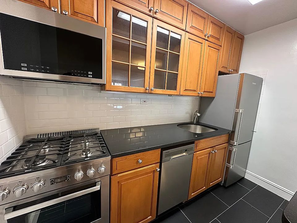 1st image of 442 W 57th St APT 6H