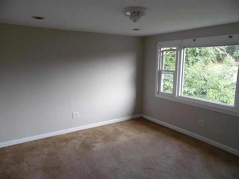 upstairs bedroom #1