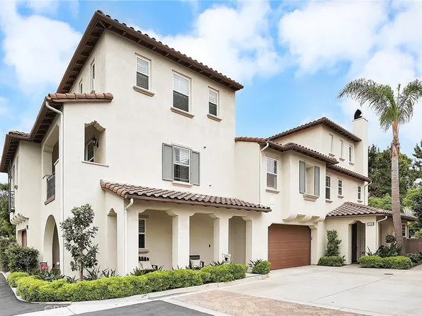 18748 Roxbury Ln, Huntington Beach, CA 92648