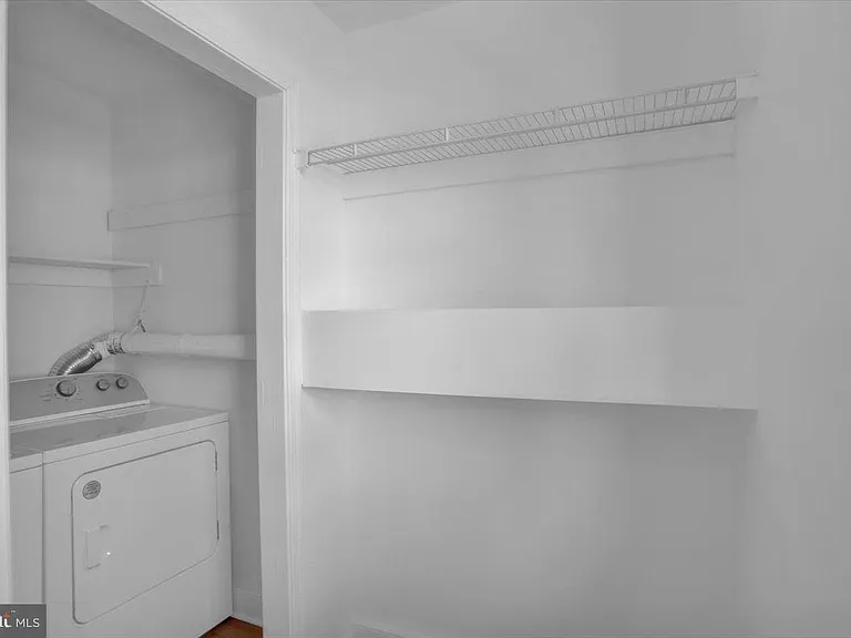 3208 Main St #3 — Photo 19