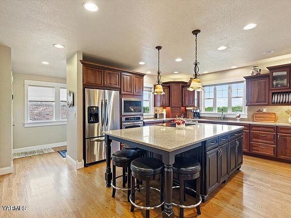 15-10907 Occidental-030>