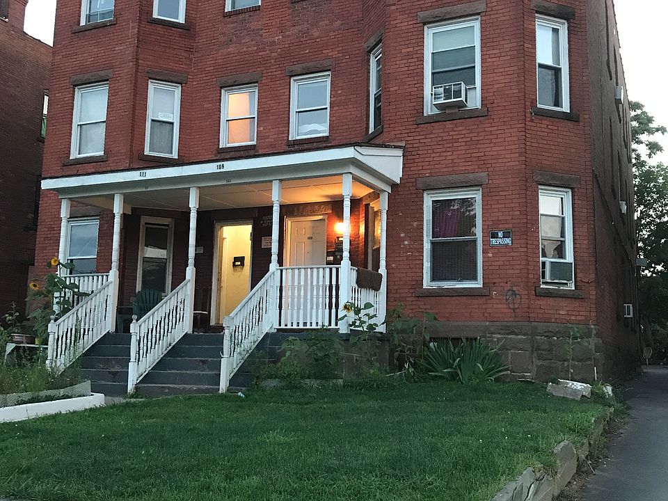 2nd image of 109-111 Franklin Ave