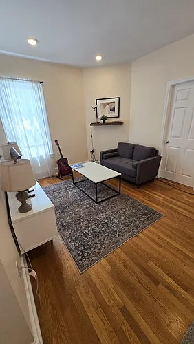 21 Rossmore St #3 Photo 1