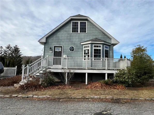 140 Lake View Rd, Cranston, RI 02920