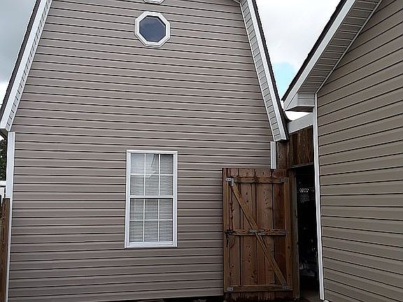 5th image of 2304 Dolphin Dr