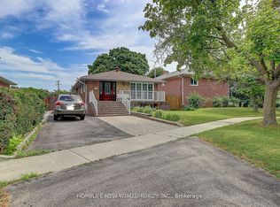 3 Lynn Gate Cres #5, Toronto, ON M1T 2E1