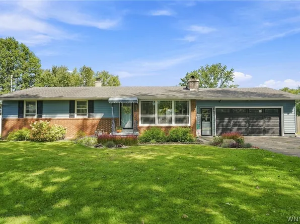 831 Stolle Rd, Elma, NY 14059
