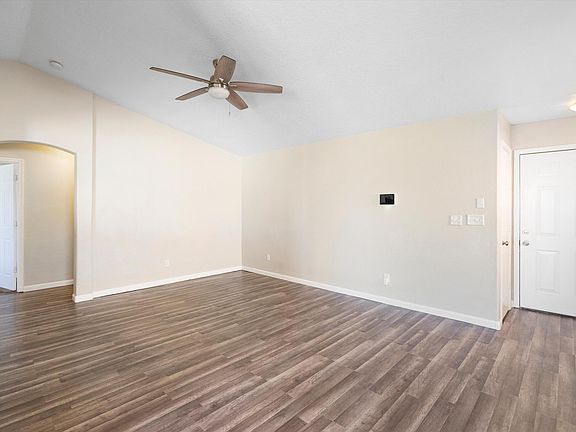 5th image of 2808 Jesse James Dr SW