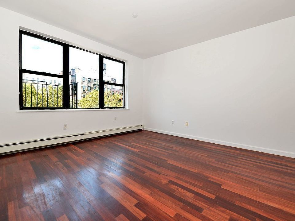 1st image of 134 Allen St #10