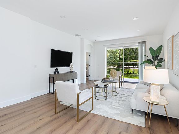 3rd image of 4170 Banyan Trails Drive