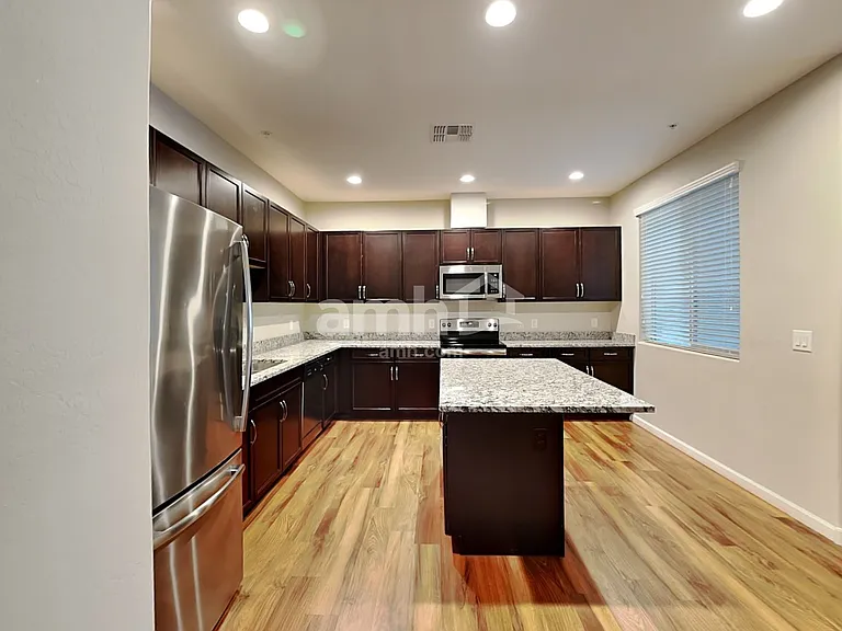 20785 W Maiden Ln — Photo 4