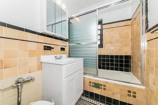 Rented by MNS | media 7