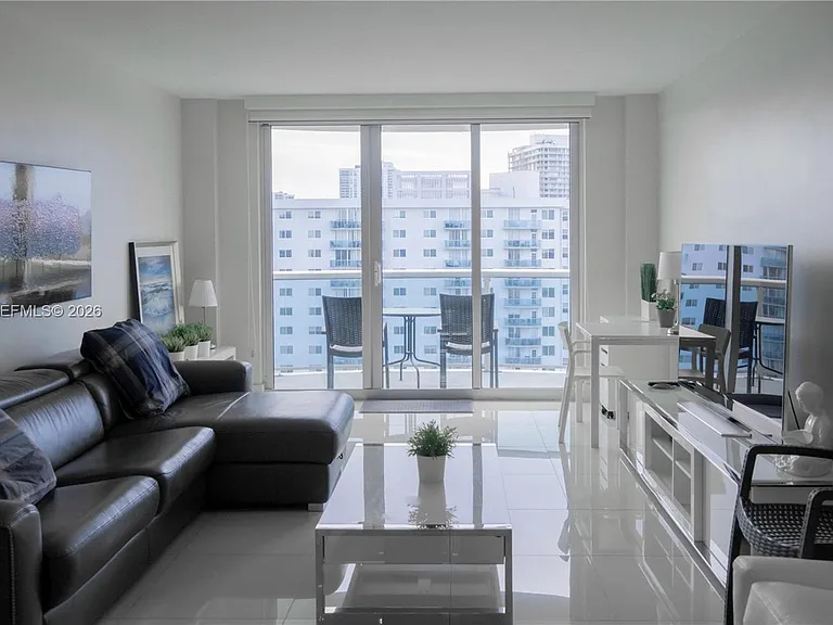 19370 Collins Ave #1614 — Photo 5
