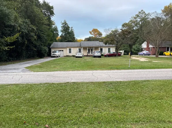 111 Creek Dr, Quinby, SC 29506