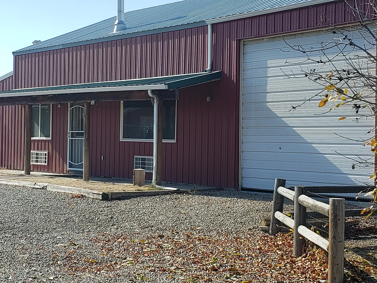 Building Photo - 65 W Lake Hazel Rd