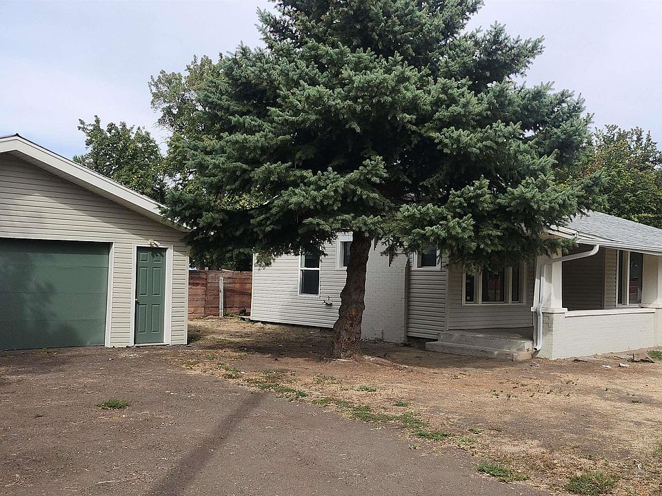 1st image of 1123 9th Ave E