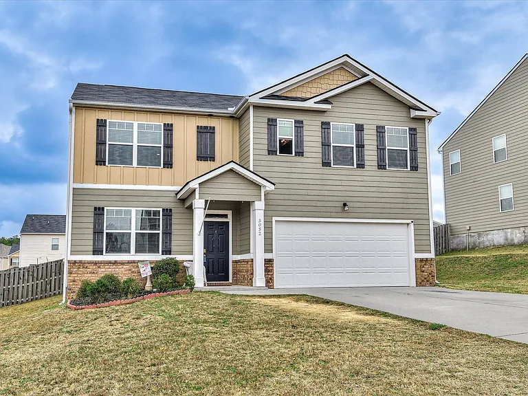 3052 Pepperhill Dr — Photo 2