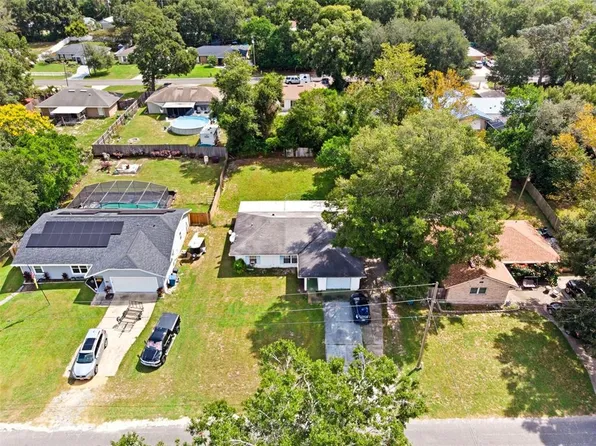 467 Lancaster Ave, Orange City, FL 32763