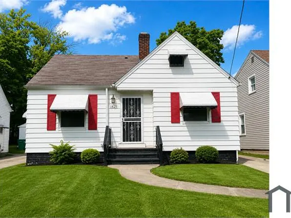 18821 Raymond St, Maple Heights, OH 44137