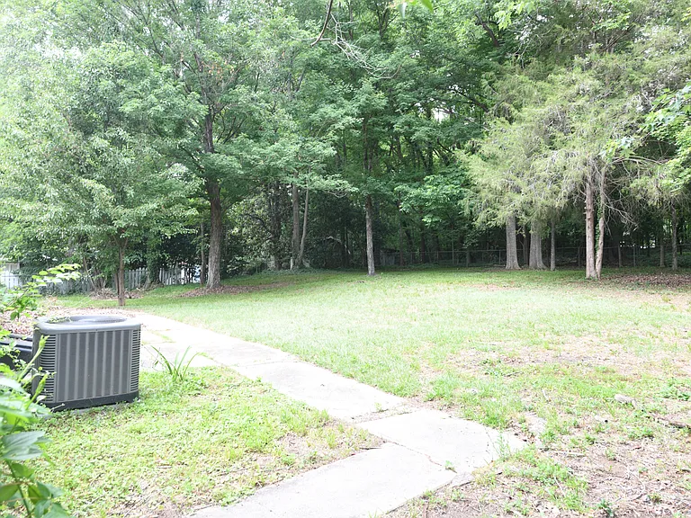 3215 Plantation Rd — Photo 32