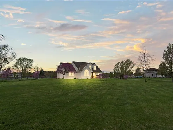 9310 Valley Garden Dr, Kansas City, MO 64139