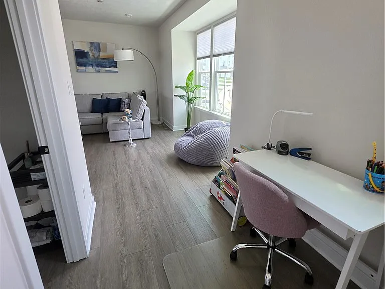 120 Crown St — Photo 12