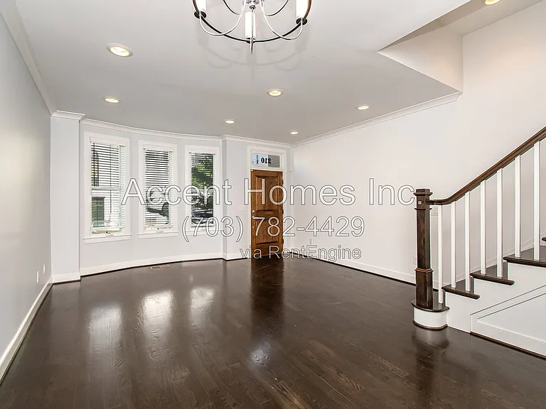 210 S Patrick St — Photo 4