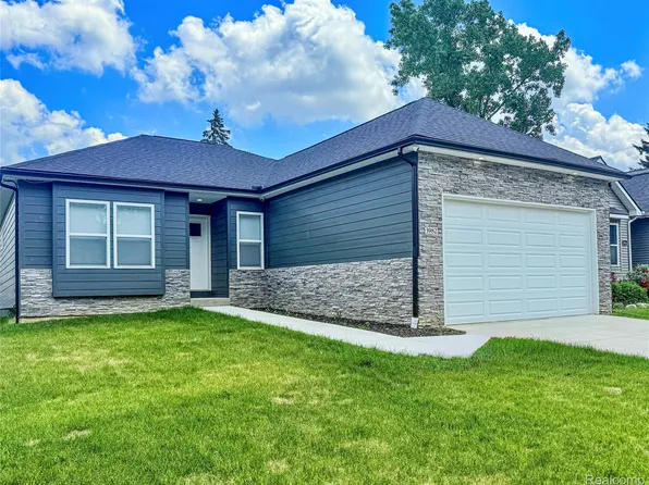 3982 Ontario Dr, Auburn Hills, MI 48326