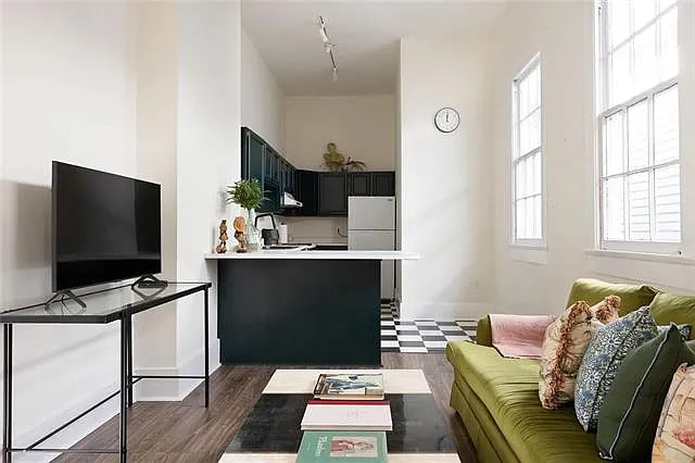 1404 Magazine St #2B — Photo 5