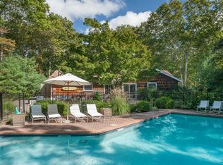 34 Middle Line Hwy, Southampton, NY 11968