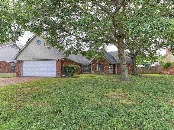 2nd image of 4053 Cedar Trace Cv