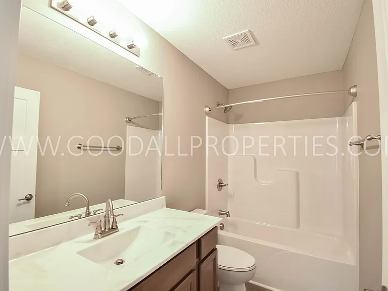 2000 Adler Ct — Photo 8
