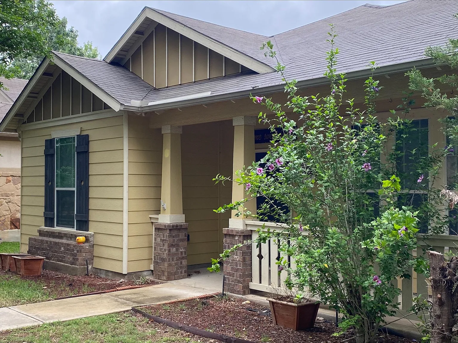 3 bed, 1597 sqft, $2,150 — Photo 4