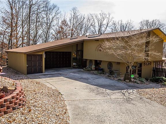 2nd image of 18 Mayfair Dr
