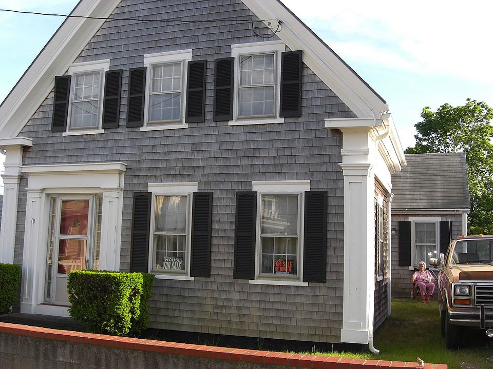 2nd image of 10 Pleasant St