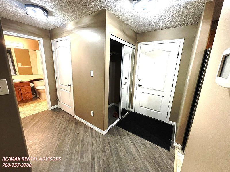 Edmonton Apartment for rent - 2 Bedrooms — photo 6