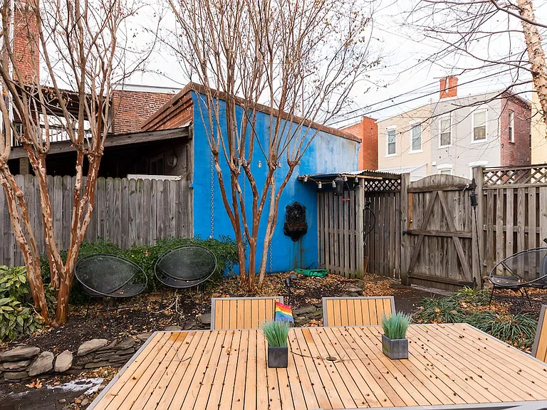 929 R St NW — Photo 15