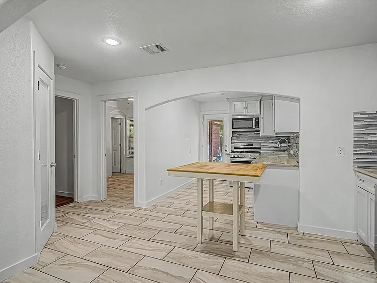 8159 Glenhollow Dr — Photo 10