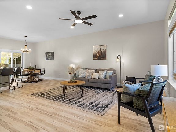 5th image of 9827 Donovan Court SE