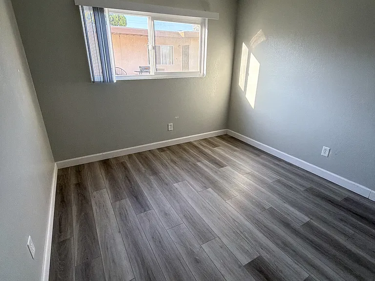 849 Cherry Ave #B — Photo 5