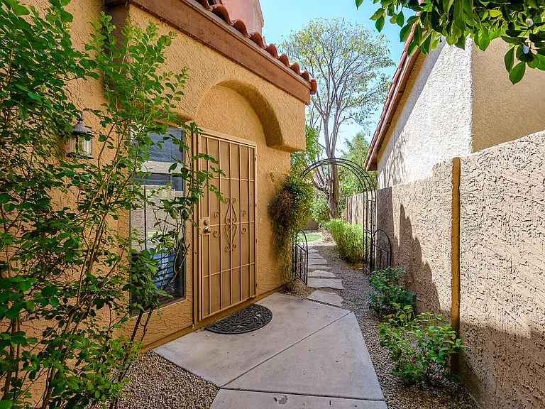 5505 E Desert Hills Dr — Photo 34