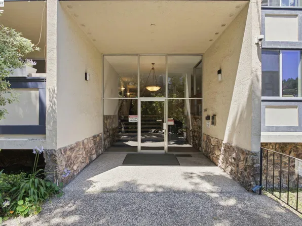 955 Shorepoint Ct APT 100, Alameda, CA 94501