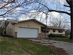 1952 S Wedgewood Ave