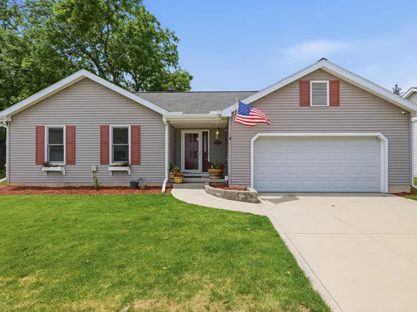 7565 W Village Crest Dr, Madison, WI 53719
