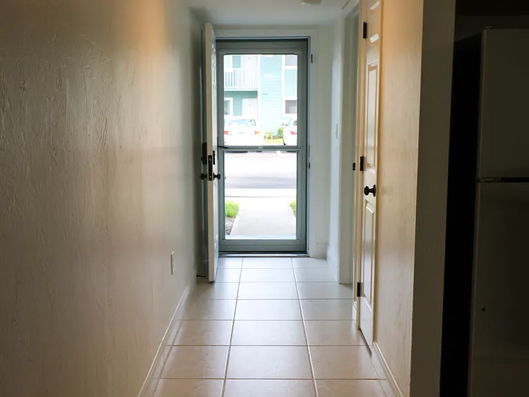 Cypress Way E — Photo 21