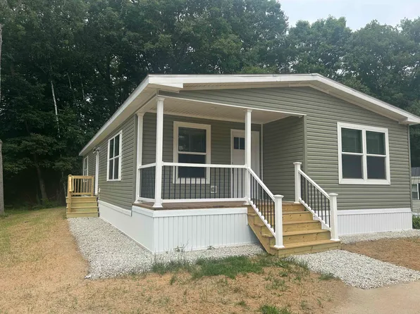 23 Royal Crest Park, Rochester, NH 03867