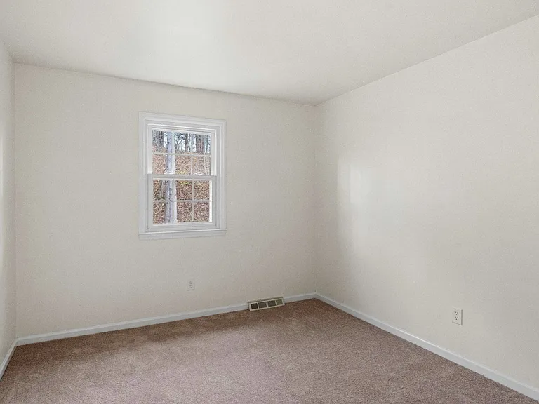 169 Williamsburg Ct — Photo 23