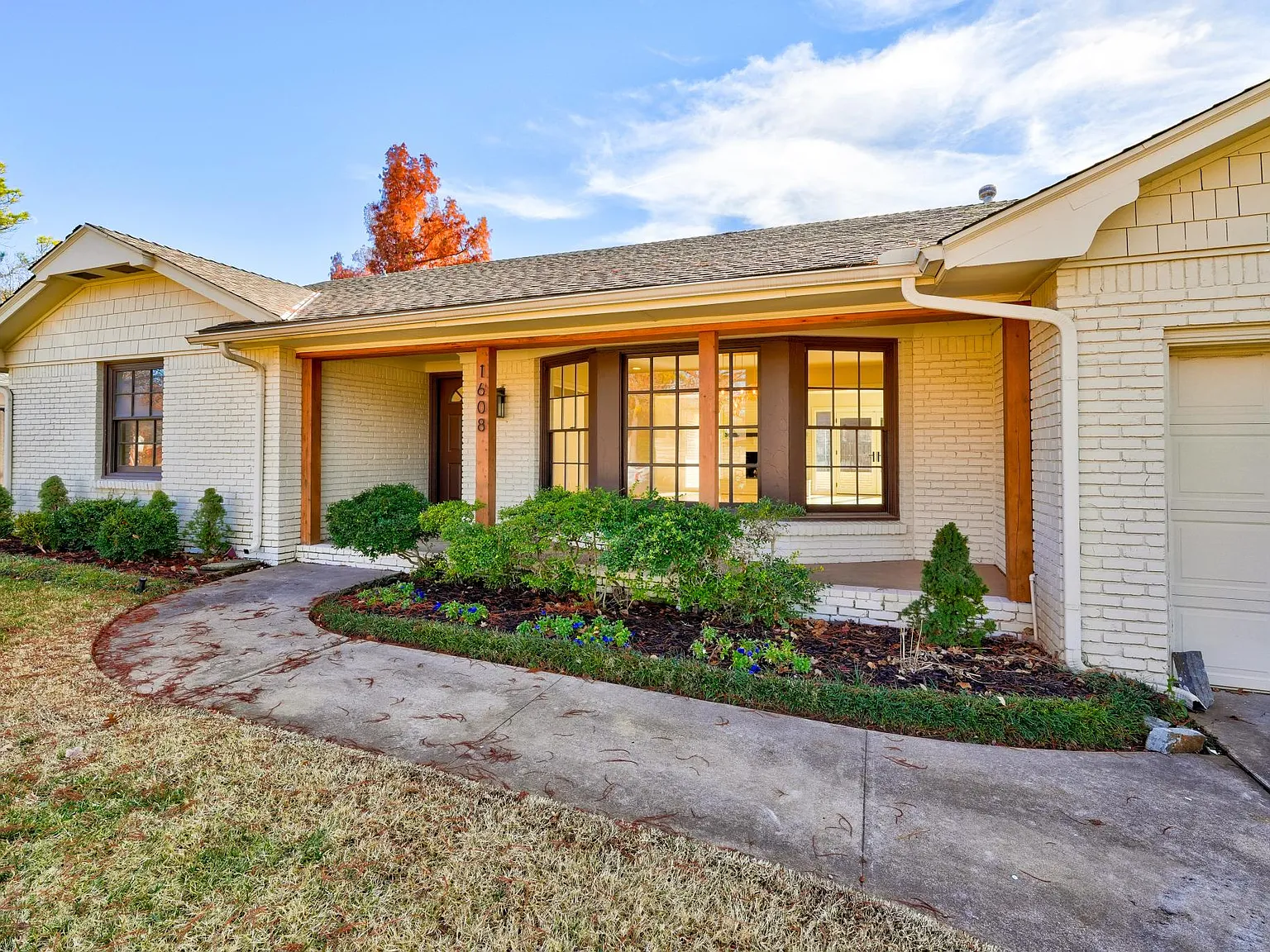 3 bed, 1939 sqft, $3,500 — Photo 2