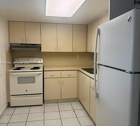 5th image of 3945 SW 89th Ave #203