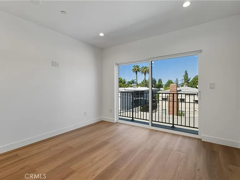 14165 Erwin St — Photo 15